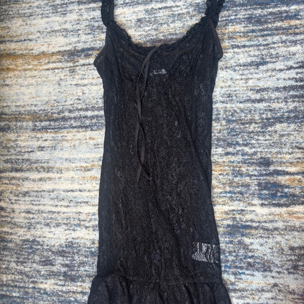 Pepper mayo lacy bodycon dress